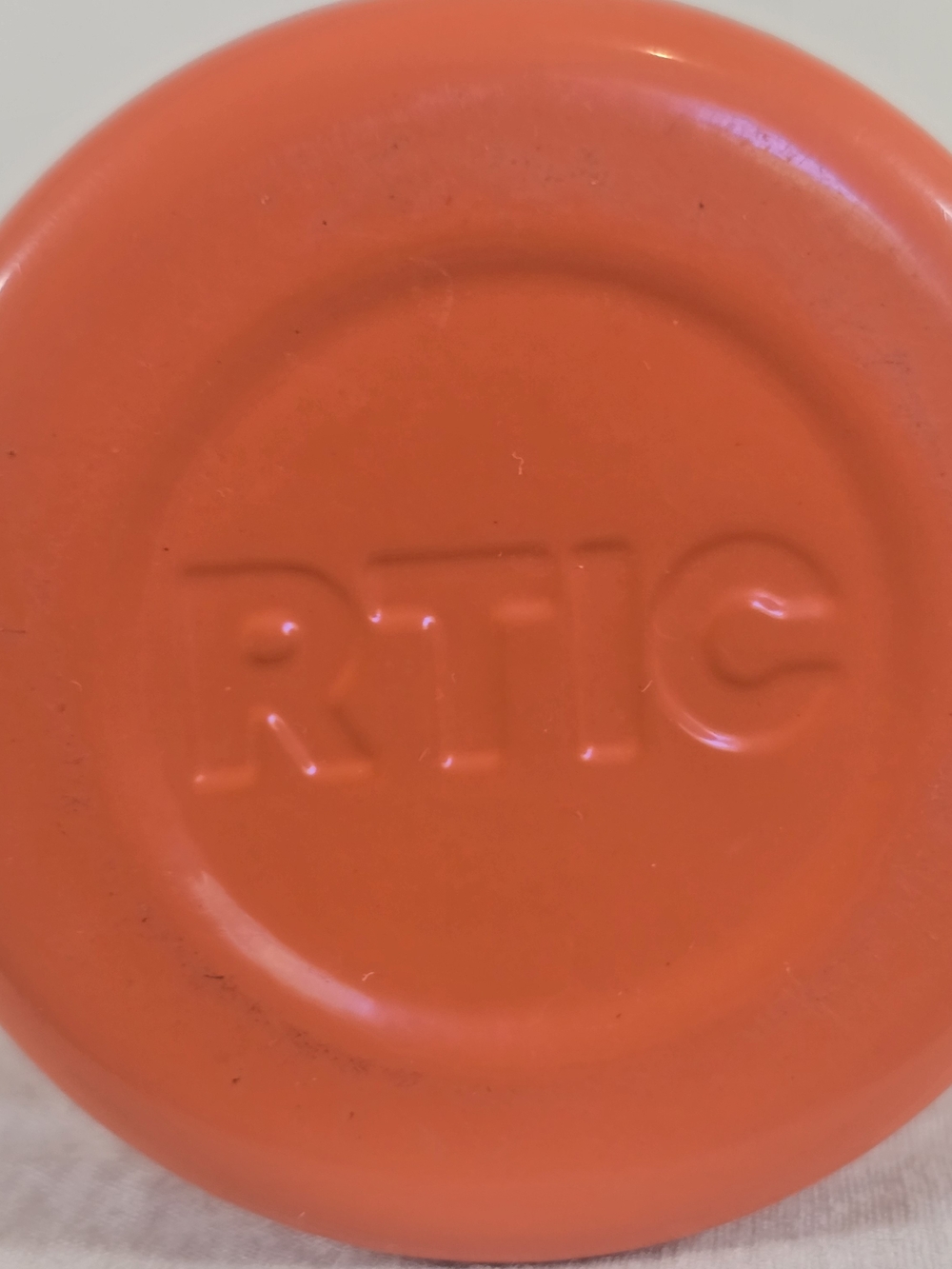 RTIC 750mL Insulated Wine Bottle Coral Orange Stainless Steel 25 oz Growler - Picture 4 of 4